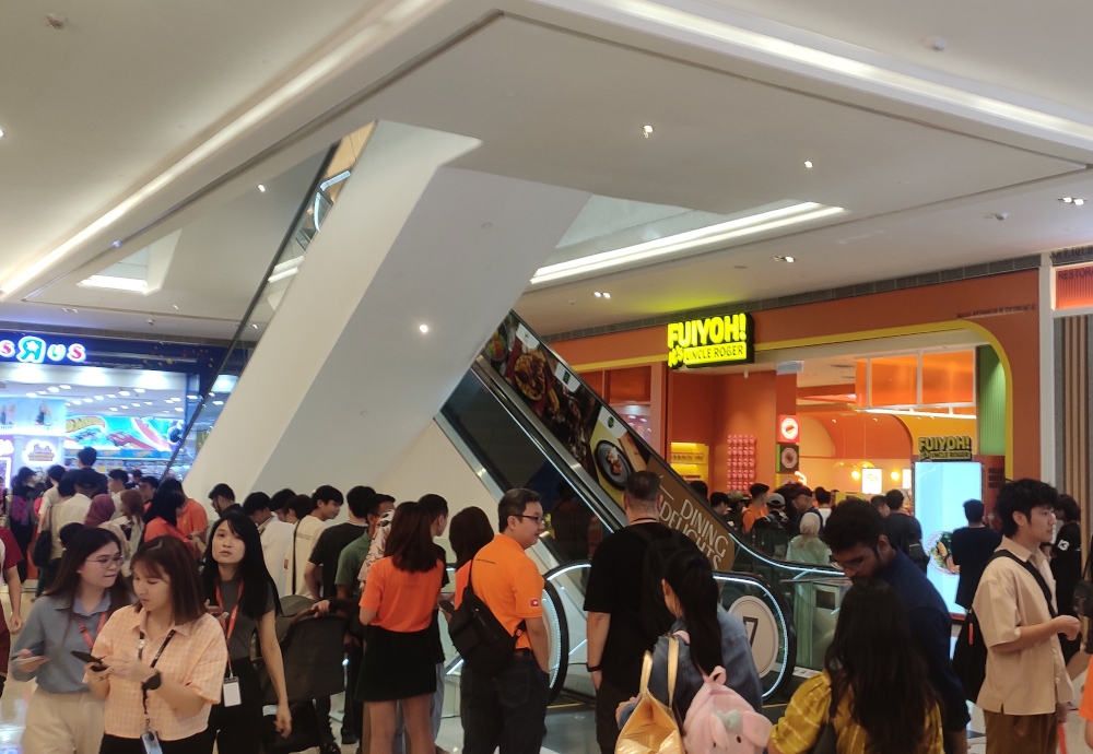 The queue at Uncle Roger’s new restaurant at Pavilion KL, September 11, 2024. — Picture by Kenneth Tee