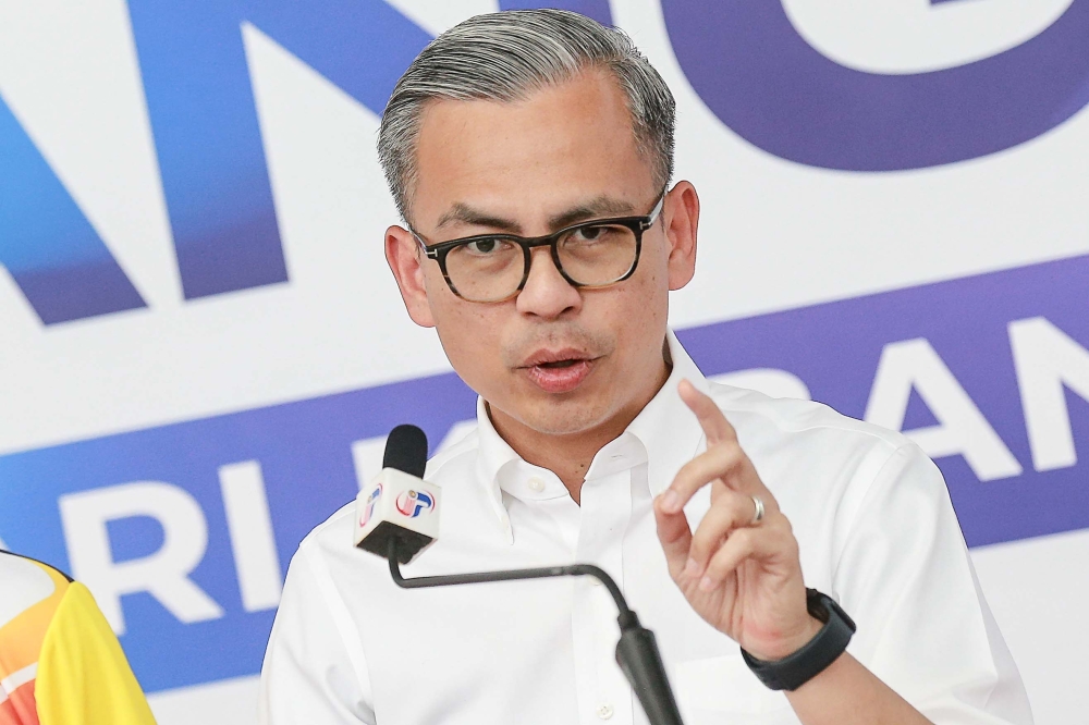 Communication Minister Fahmi Fadzil said Islamic Affairs Minister Datuk Mohd Na’im Mokhtar told to outline next steps on proposed halal certification for eateries, says Fahmi. — Picture by Sayuti Zainudin