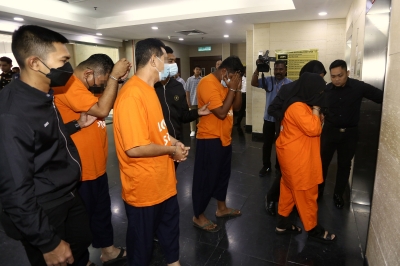 MACC nabs three Perak Immigration officers, one agent suspected bribery linked to migrant repatriation programme