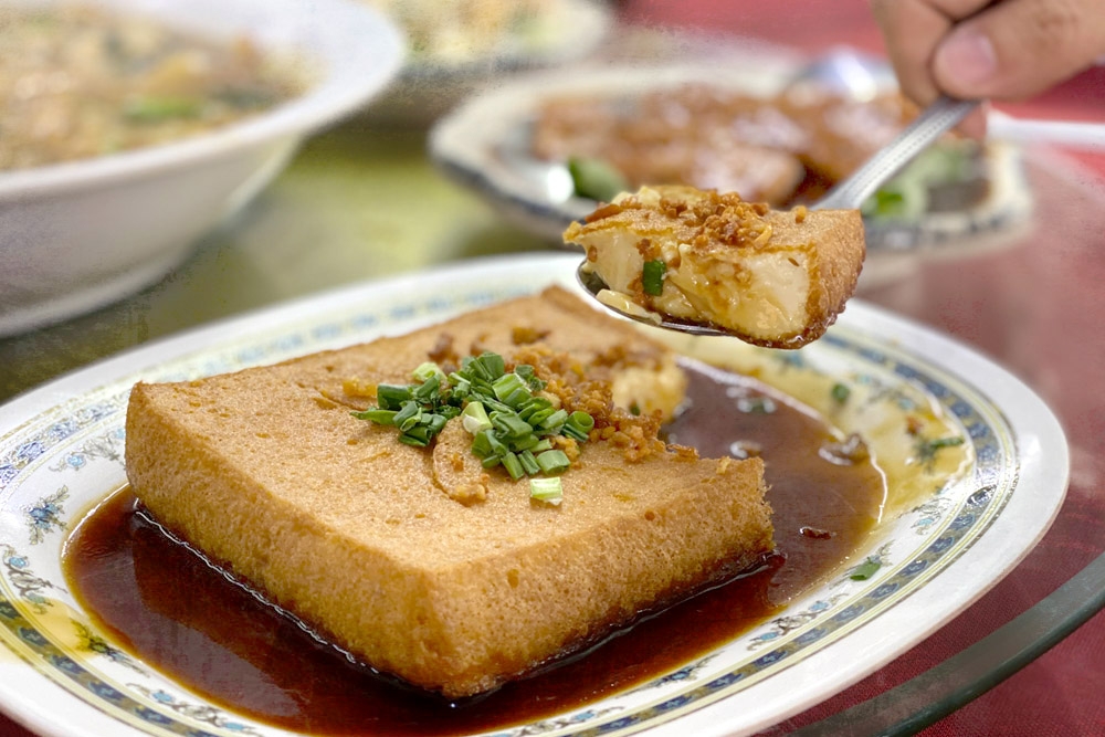 Happy Union’s signature Fried Tofu is silken smooth on the inside and crispy on the outside. — Picture by CK Lim