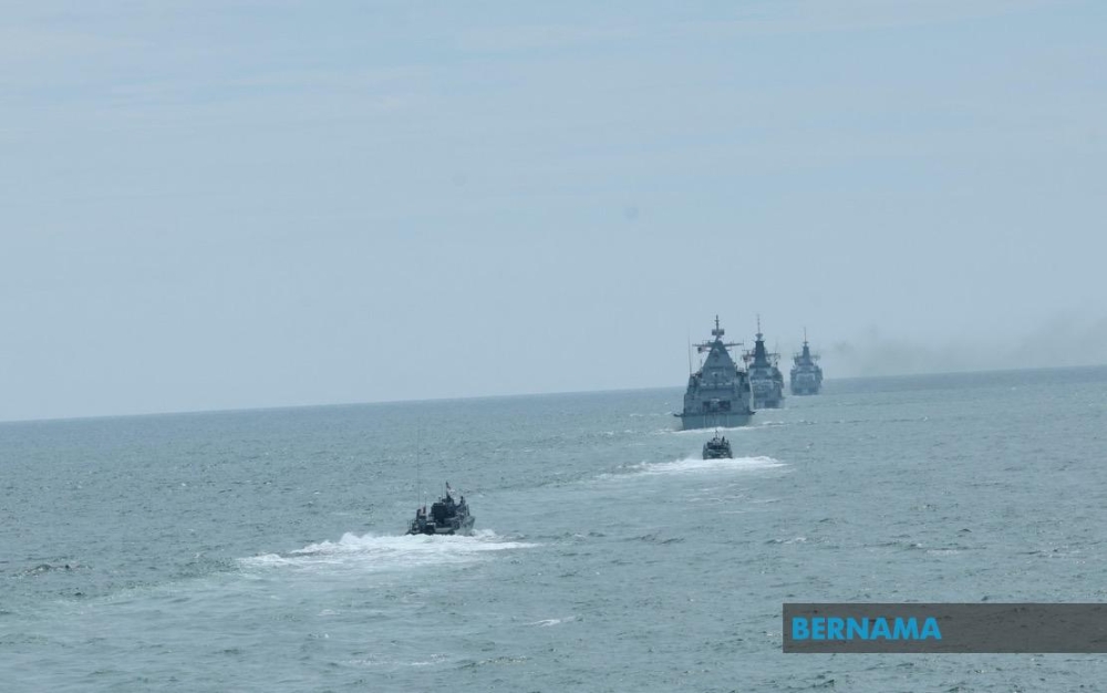 Defence analysts assured Malaysians they need not worry and that the Malaysian Armed Forces (ATM) are well-equipped with numerous strategies to effectively manage border conflicts in the South China Sea should such a situation arise. — Bernama pic