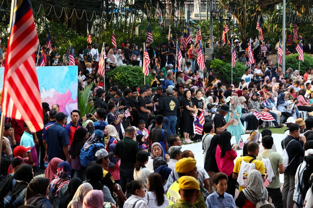 The crowd gathers at Padang Merdeka in anticipation of the 2024 Malaysia Day celebration, September 16, 2024. — Bernama pic 