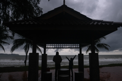 Brace yourself: MetMalaysia warns of thunderstorms, strong winds for several states