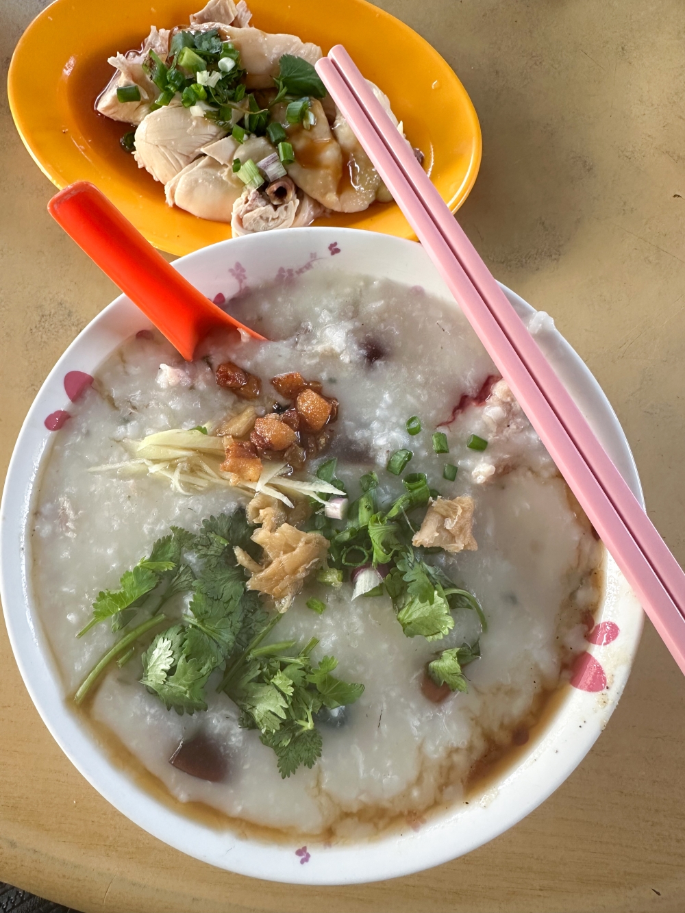 The porridge is not stodgy but silky with cooked grains laced with sesame oil and the ingredients all hidden inside. — Picture by Lee Khang Yi