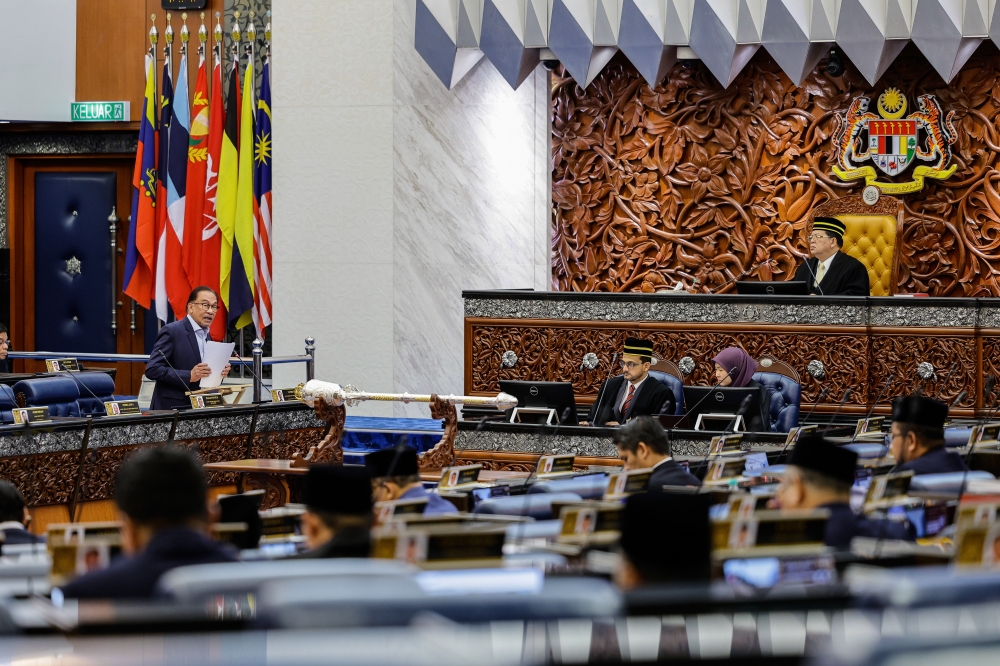 The Prime Minister Datuk Seri Anwar Ibrahim-led administration which includes Pakatan Harapan (PH) and Barisan Nasional (BN) is offering equal treatment to Opposition MPs. — Bernama pic