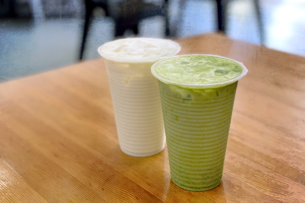 Soymilk (left) and Thunder Tea Soymilk (right). — Picture by CK Lim