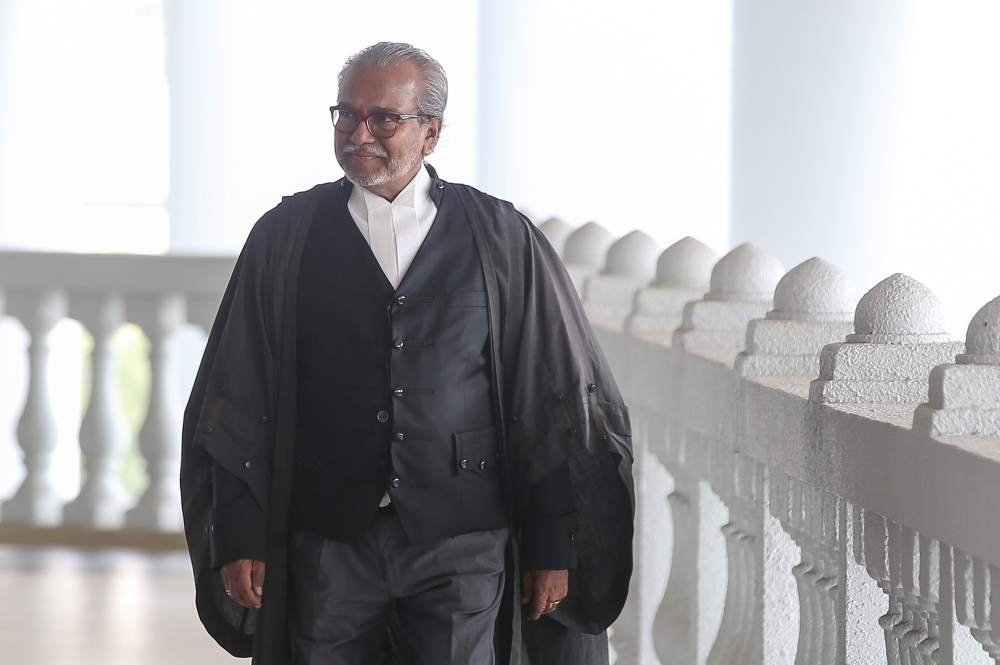 Najib's lead lawyer Tan Sri Muhammad Shafee Abdullah is pictured at the Kuala Lumpur High Court Complex October 3, 2024. — Picture by Yusof Mat Isa