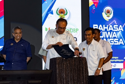 PM Anwar: Mastering Chinese, Tamil and Arabic shouldn’t come at expense of BM