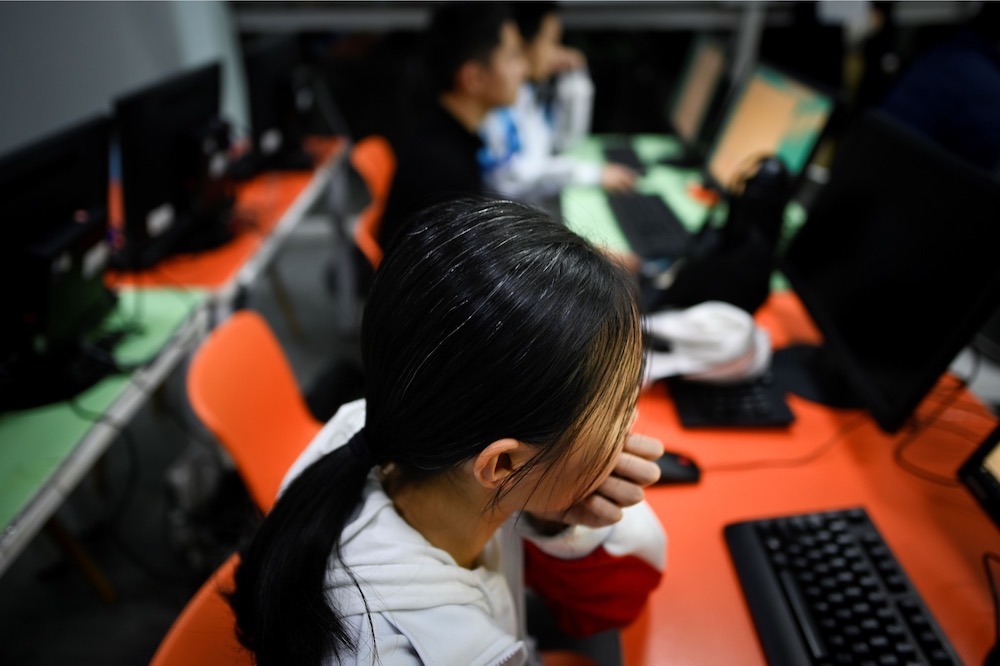 Harjit calls for an increase in personal tax relief for individuals purchasing digital devices like computers and smartphones in Budget 2025. — AFP pic