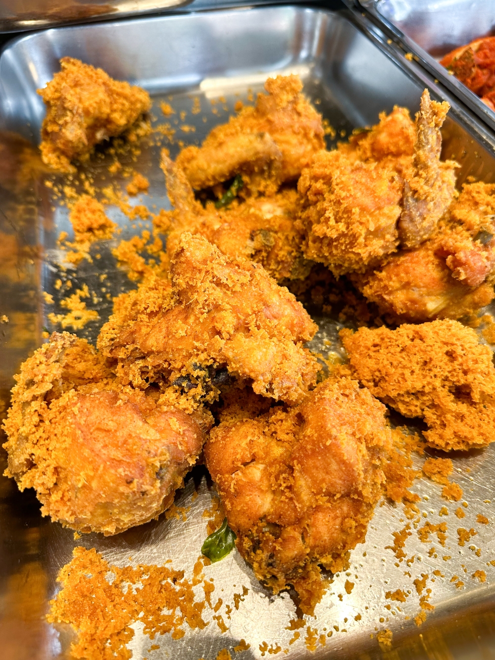 The fried chicken is a must for everyone who dines here. — Pictures by Lee Khang Yi