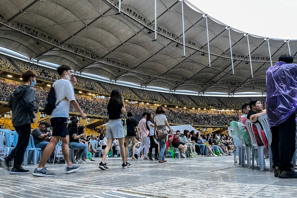 The new SOP for live concerts at SNBJ includes banning stage structures from being placed on the grass pitch. – Picture by Hari Anggara