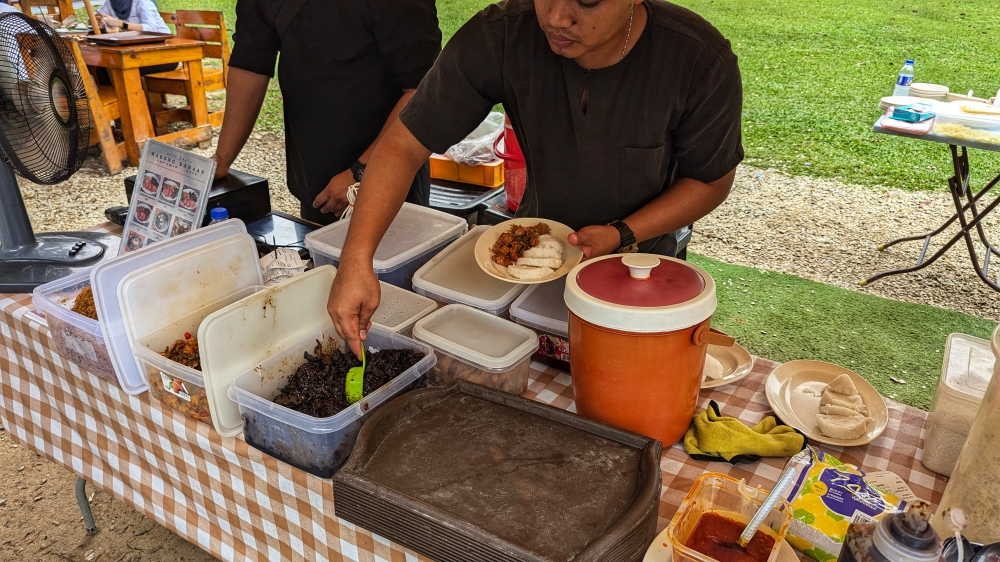  Be here early, as sometimes they sell out of certain ‘lauk’. — Picture by Ethan Lau