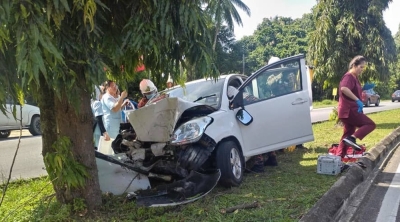 Miri police: 69-year-old man succumbs to injuries after losing control, skidding into tree on Jalan Miri-Bintulu