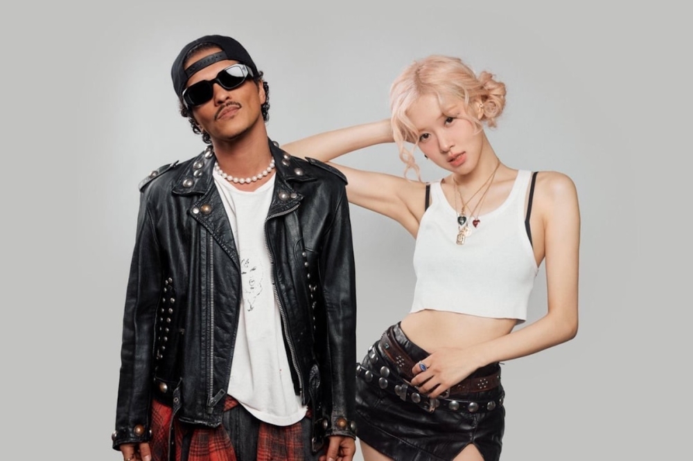 ‘Apa tu, apateu?’ What did Rosé and Bruno Mars actually sing about in their chart-topping hit song? (VIDEO)