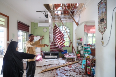 Elderly man narrowly escapes as ceiling collapses during hailstorm in Chukai