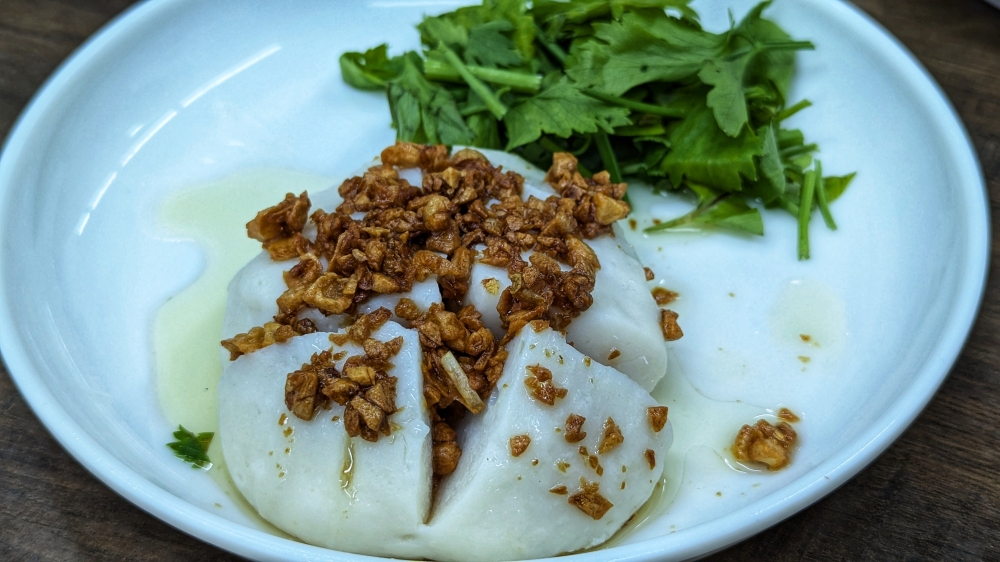 Poached wolf-herring fish cake has a very springy and bouncy texture. — Picture by Ethan Lau