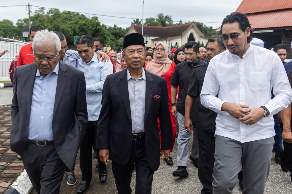 Former prime minister Tan Sri Muhyiddin Yassin arrives at the Sessions Court in Gua Musang November 4, 2024. — Bernama pic