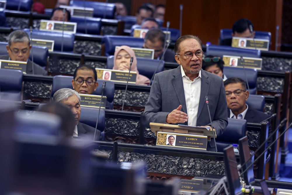 Prime Minister Datuk Seri Anwar Ibrahim said that the ministry keeps almost daily contact with Malaysian Battalion 850-11, which is currently undertaking peacekeeping missions in southern Lebanon, to ensure the presence and safety of all involved. — Bernama pic