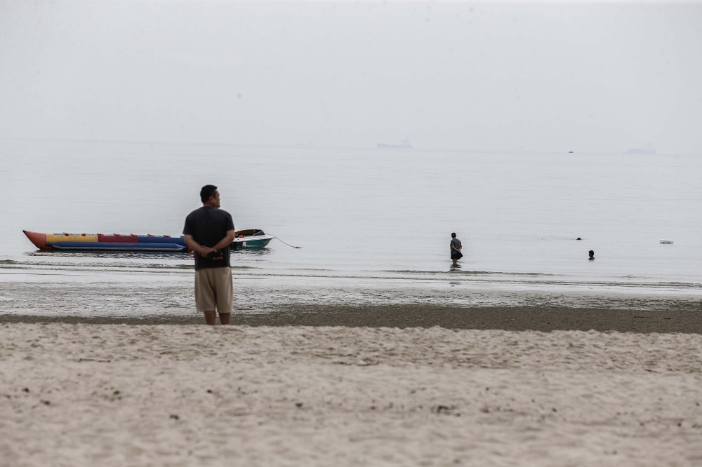 By the mid-2090s the sea level could be 25.6 cm higher than it is today due to climate change. — Picture by Sayuti Zainudin