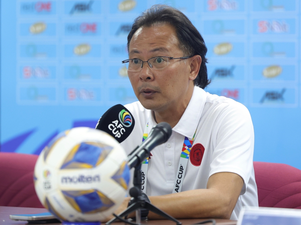 Sabah FC head coach Datuk Ong Kim Swee's contract is ending on November 30, after serving since 2021. — Bernama pic