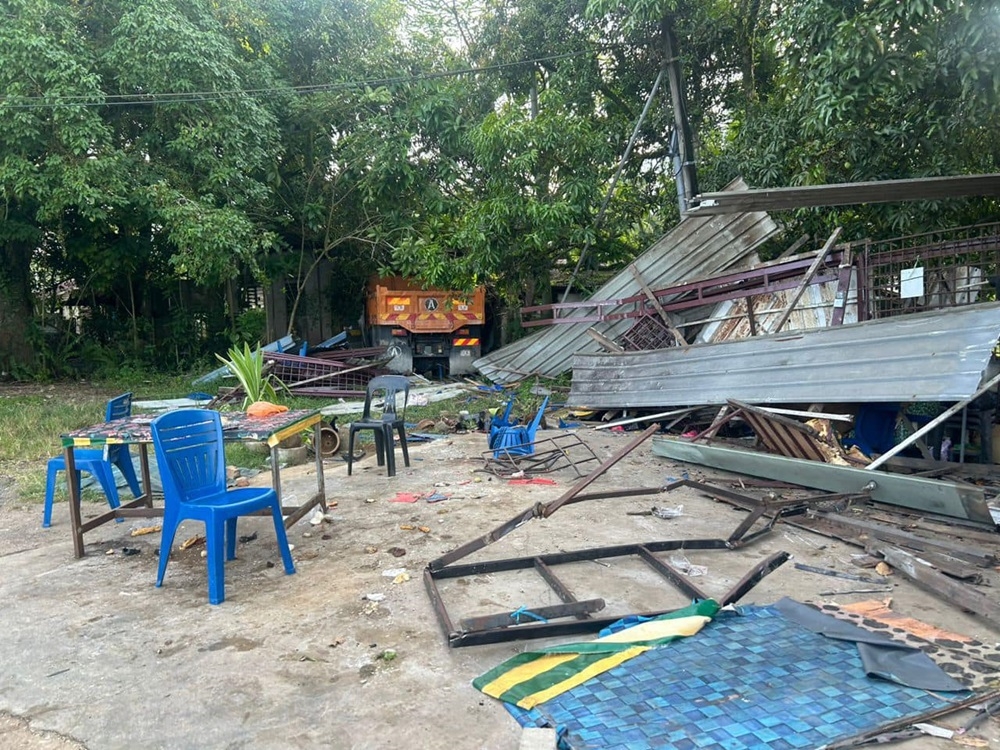 A metal workshop worker was killed and another person injured after a lorry crashed into a roadside stall at the intersection of Kampung Seri Damai Baru, Batu 8, Jalan Kuantan-Maran, yesterday afternoon. — Picture via Facebook/Polis Trafik Kuantan