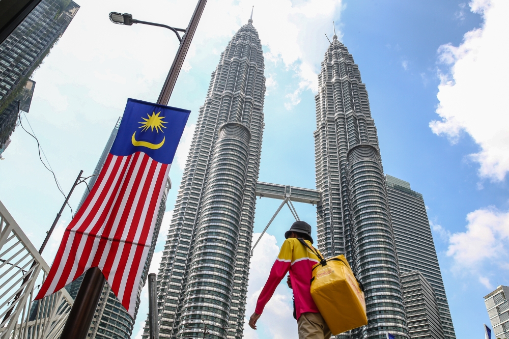 Malaysians have a renewed sense of optimism that the country is moving in the right direction as of October 2024, according to the latest Ipsos survey released on November 6, 2024. — Picture by Yusof Mat Isa