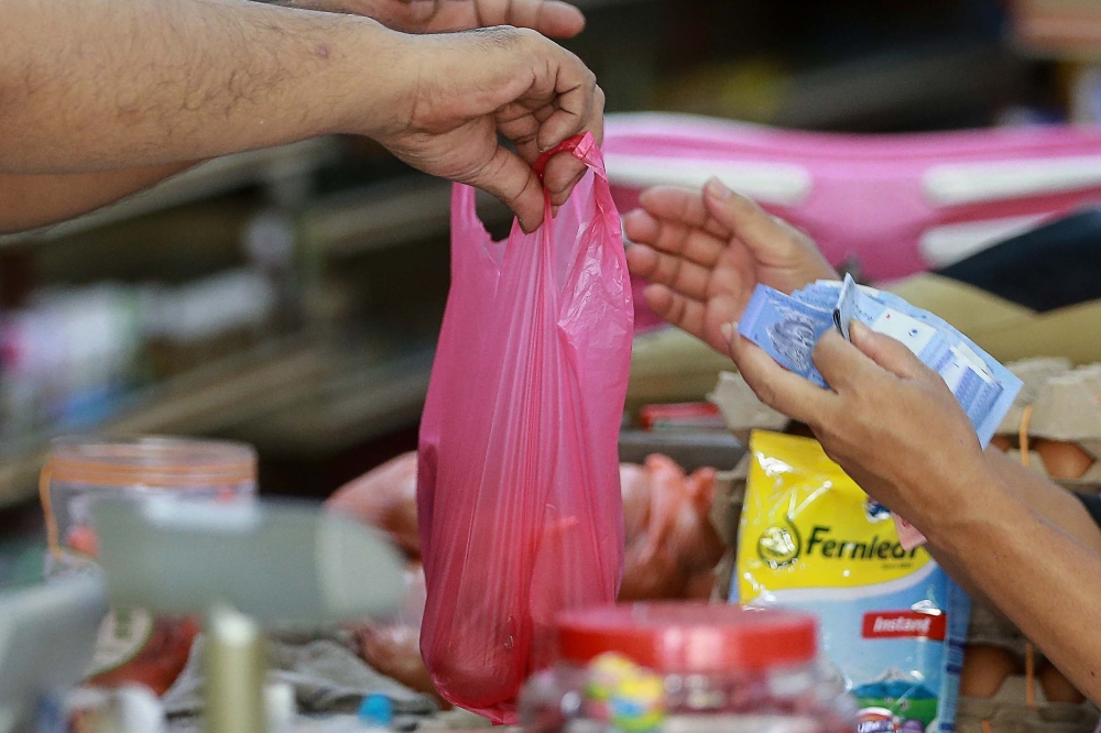 The Ministry of Natural Resources and Environmental Sustainability (NRES) is considering a nationwide ban on single-use plastic bags by 2026. — Picture by Sayuti Zainudin 