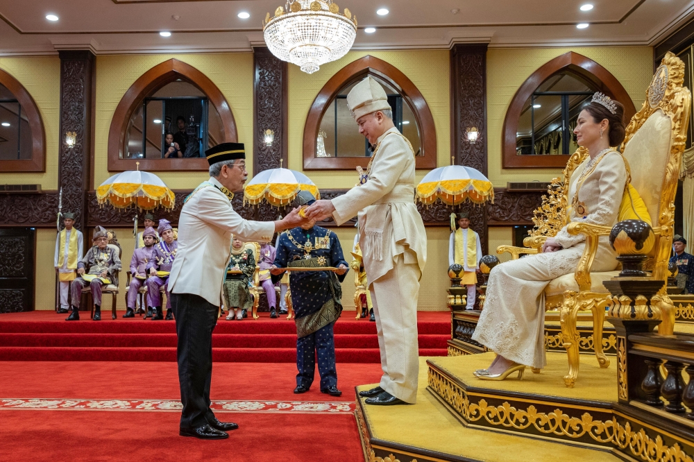 The Sultan of Perak, Sultan Nazrin Shah, has consented to confer the Darjah Dato’ Seri Paduka Mahkota Perak, which carries the title Datuk Seri, upon the Keeper of the Rulers’ Seal, Tan Sri Syed Danial Syed Ahmad. — Bernama pic