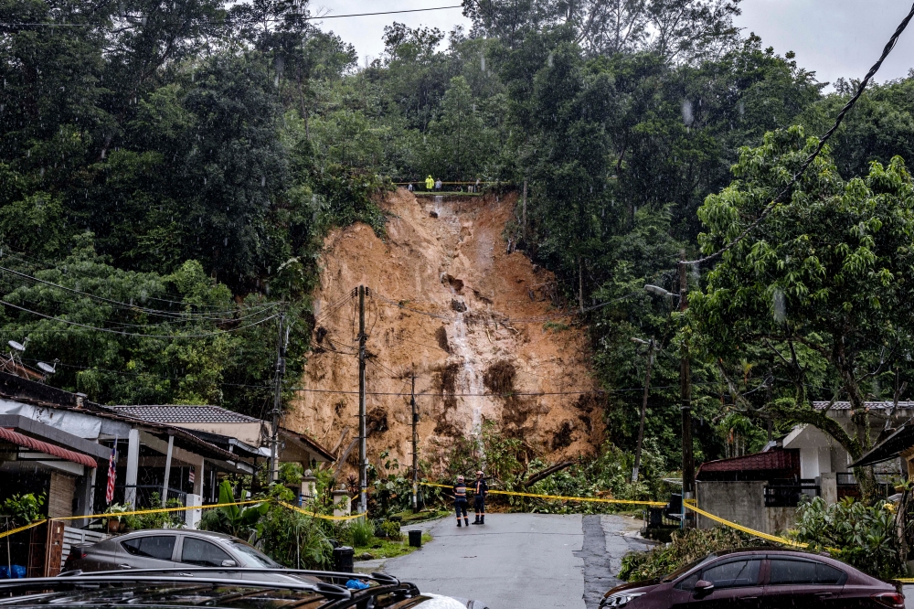 A landslide in Taman Melawati after several areas in the town centre hit by flash floods. October 15, 2024. — Picture by Firdaus Latif