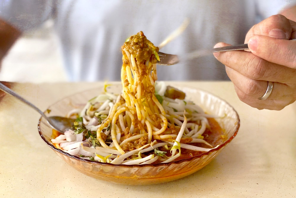 Spaghetti is used for ‘laksa’ Johor.  — Picture by CK Lim