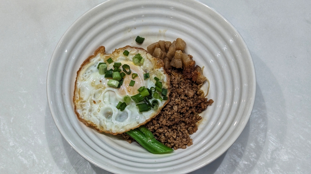 A beautiful, satisfying bowl of minced pork and 'wantan' noodles. — Picture by Ethan Lau