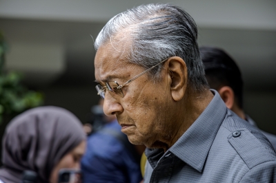 Dr Mahathir bristles over seeing ‘big Chinese characters’ all over KL