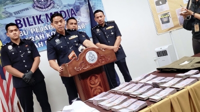 Police foil theft hoax by three security guards who faked robbery report to steal RM200,000 in Alor Setar, cash recovered