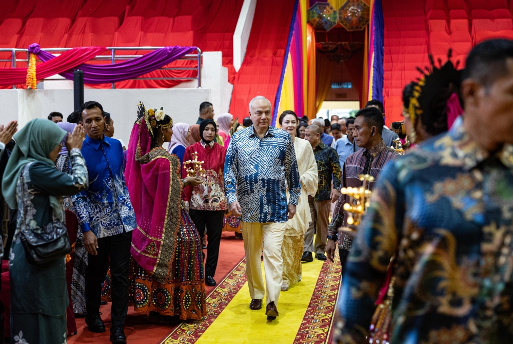 Sultan Nazrin graces Perak Deepavali celebration as MB Saarani issues reminder not to take harmony for granted