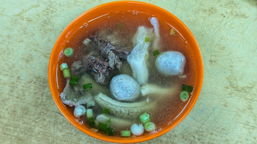 Mixed beef soup lets you try a little bit of everything. — Picture by Ethan Lau