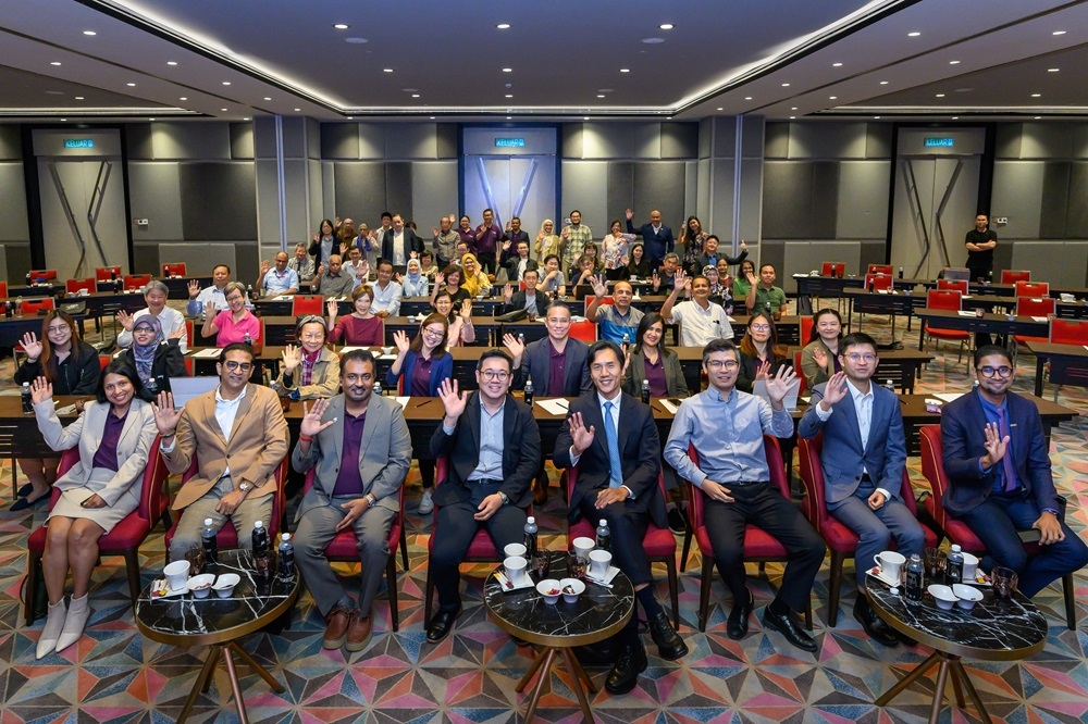 Guests and participants of the 3T MRI Machine launching ceremony capture a moment together! — Picture courtesy of Thomson Hospital Kota Damansara