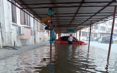 Downpour in KK causes flash floods, most affected areas include Lido and Bundusan (VIDEOS)