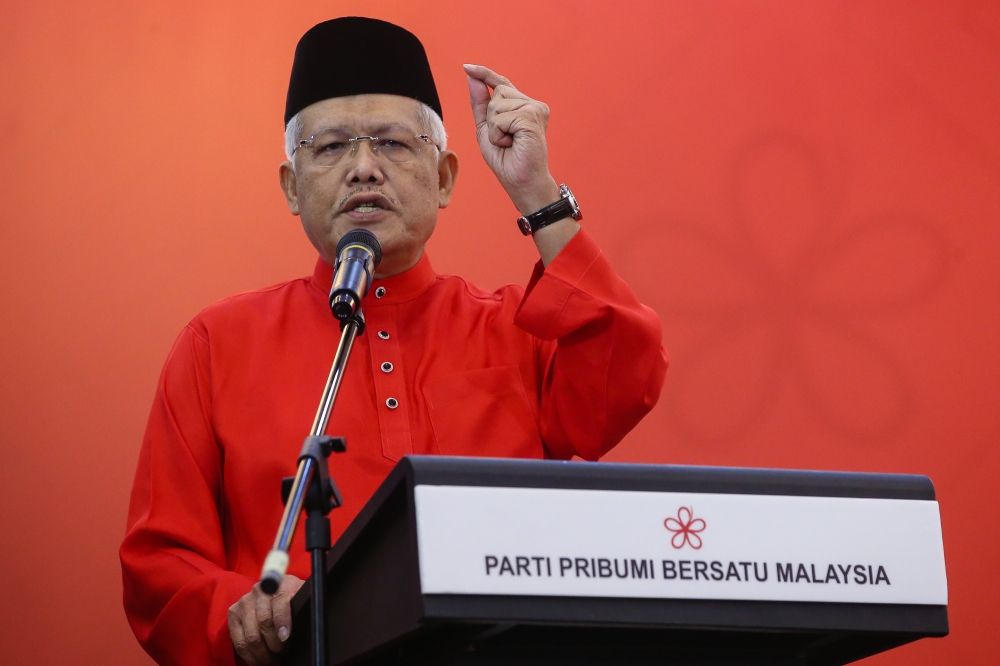 Bersatu deputy president Datuk Seri Hamzah Zainudin speaks during the party’s annual general meeting at Ideal Convention Centre (IDCC) in Shah Alam December 1, 2024. — Picture by Yusof Mat Isa