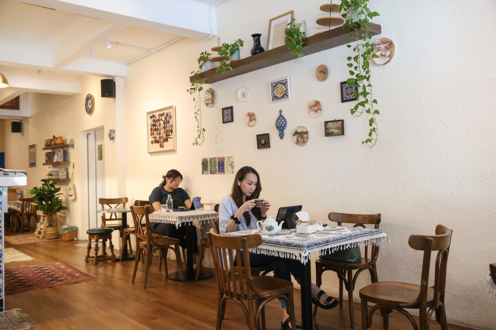 Fari and Ali’s Kitchen is adorned with design elements from Isfahan. — Picture by Yusof Mat Isa