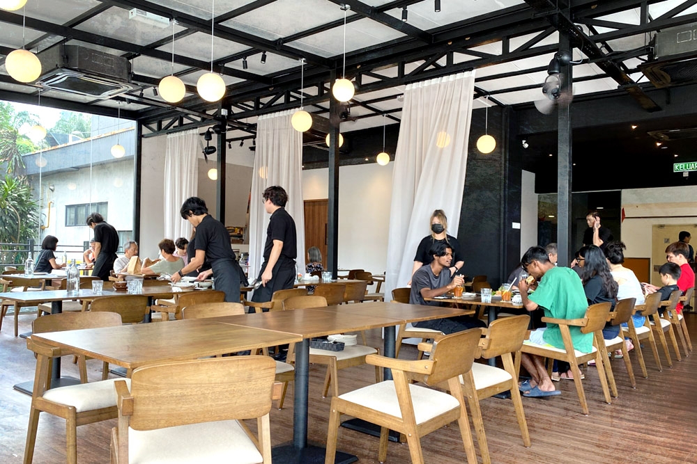 
Families make up a large part of the dining crowd at the restaurant.
