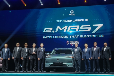 PM Anwar launches Proton e.Mas 7 with RM109,8000 starting price