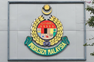 Immigration Dept busts Johor syndicate smuggling Bangladeshis into Malaysia