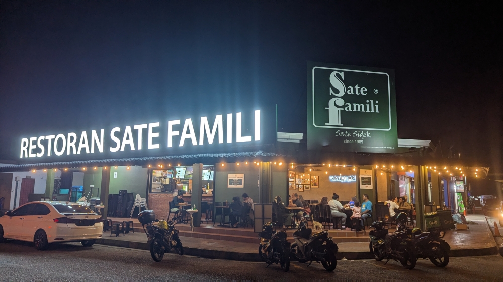 Sate Famili can be found in the shops where the famous Ana Patin House is located. — Picture by Ethan Lau