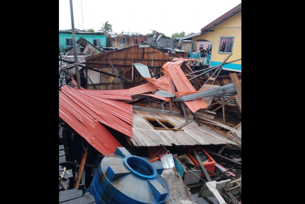 Early morning storm wreaks havoc on water villages in Semporna, damages 30 homes 