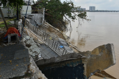 Emergency repairs underway for Sungai Kelantan embankment collapse in Kota Baru, says assemblyman