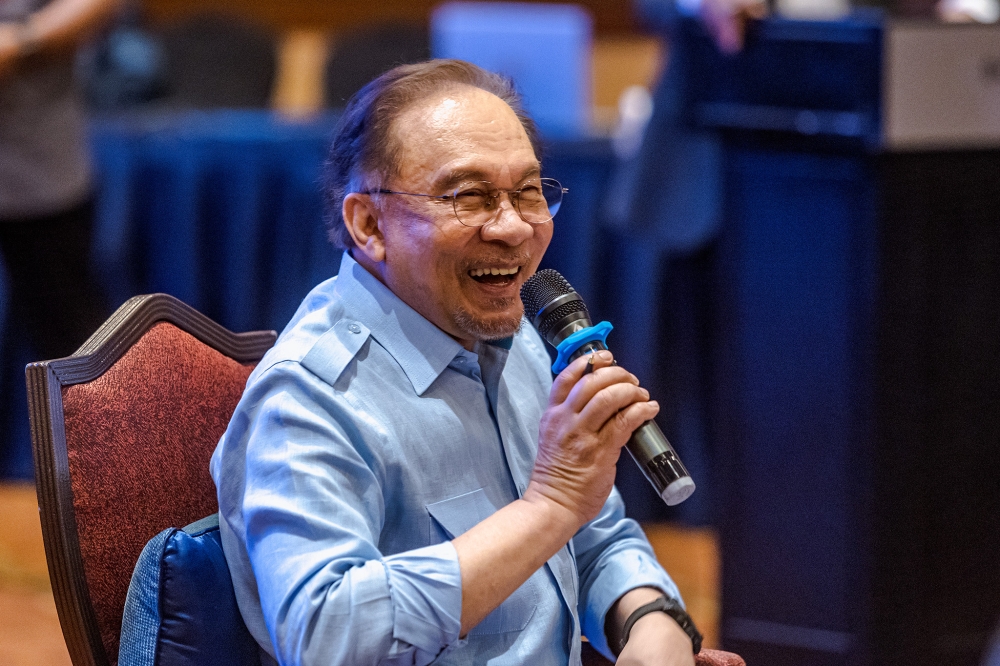 The steady ship claim is reinforced by a job approval survey released this week by Merdeka Center. Datuk Seri Anwar Ibrahim and his administration’s approval ratings both rose above 50 per cent — meaning more than half the country chose PMX. — Picture by Firdaus Latif