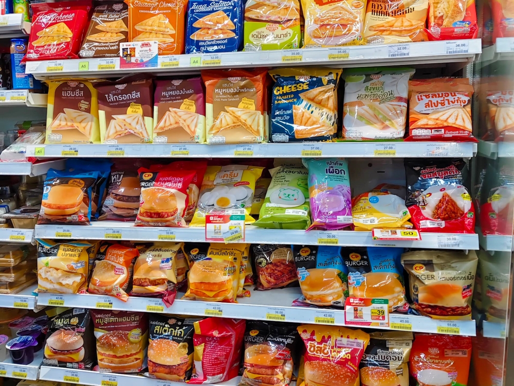 Ready-to-eat packaged meals and snacks at a 7-Eleven in Hat Yai, Thailand, offering a variety of burgers, sandwiches, and local favourites. — Picture by Muhammad Yusry