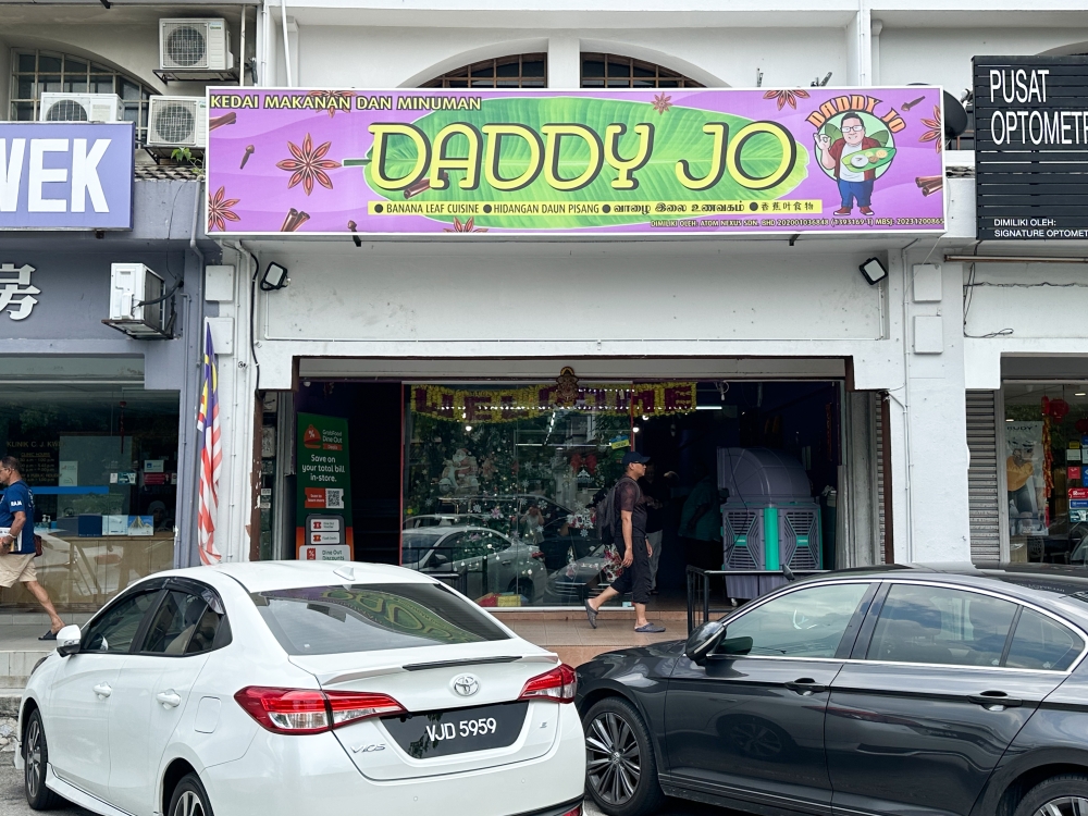 Look for the restaurant which is at the back row of the shophouses and behind the Bangkok Lane Mee Goreng eatery — Picture by Lee Khang Yi