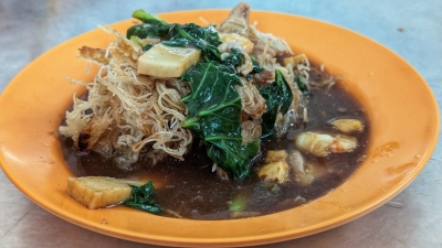 Heading to Ipoh? Don’t miss out on the ‘jin heong mai’ at Fook Kee Fried Noodles in Kampung Simee 