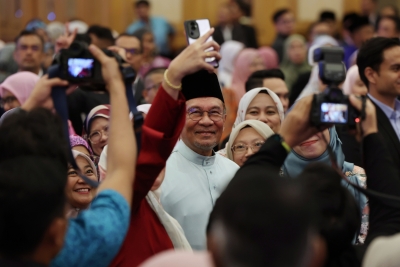 Better wages, tackling poverty and floods: These are PM Anwar’s priorities for 2025